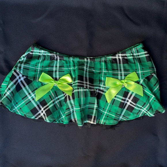 Dresses & Skirts - St. Patrick’s Day short mini skirt with black tule underneath- NWOT